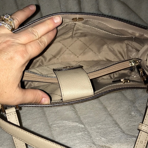 Michael Kors satchel - Picture 5 of 8